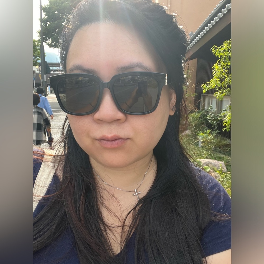 Meet your Posher, Celena s.